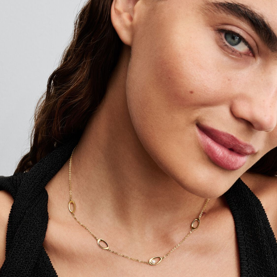 Pandora Essence Organisk formet oval og perle halskjede