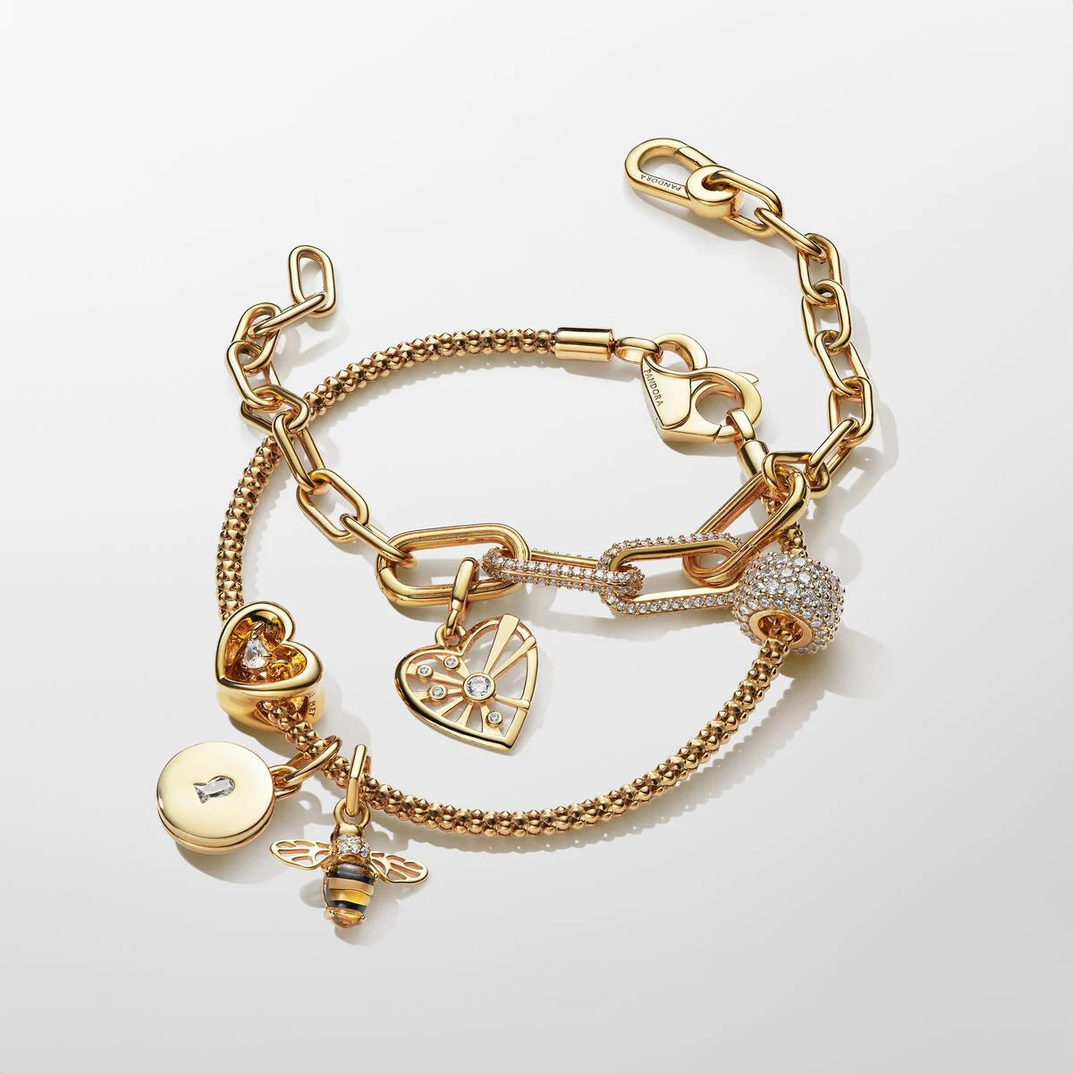 Pandora funklende bie charm