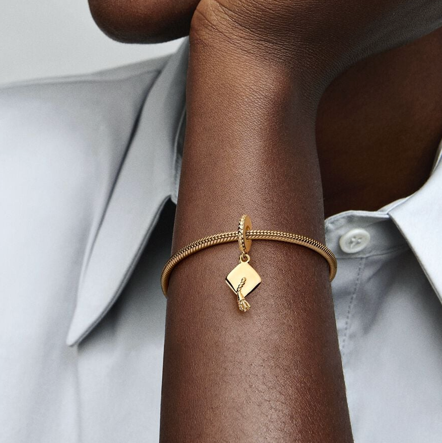 Pandora studentlue charm