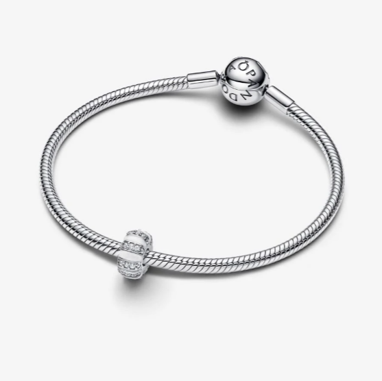 Pandora steiner og emalje klemmecharm