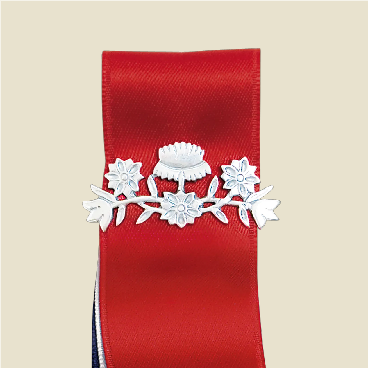 17. mai sløyfe Nordland, hvit