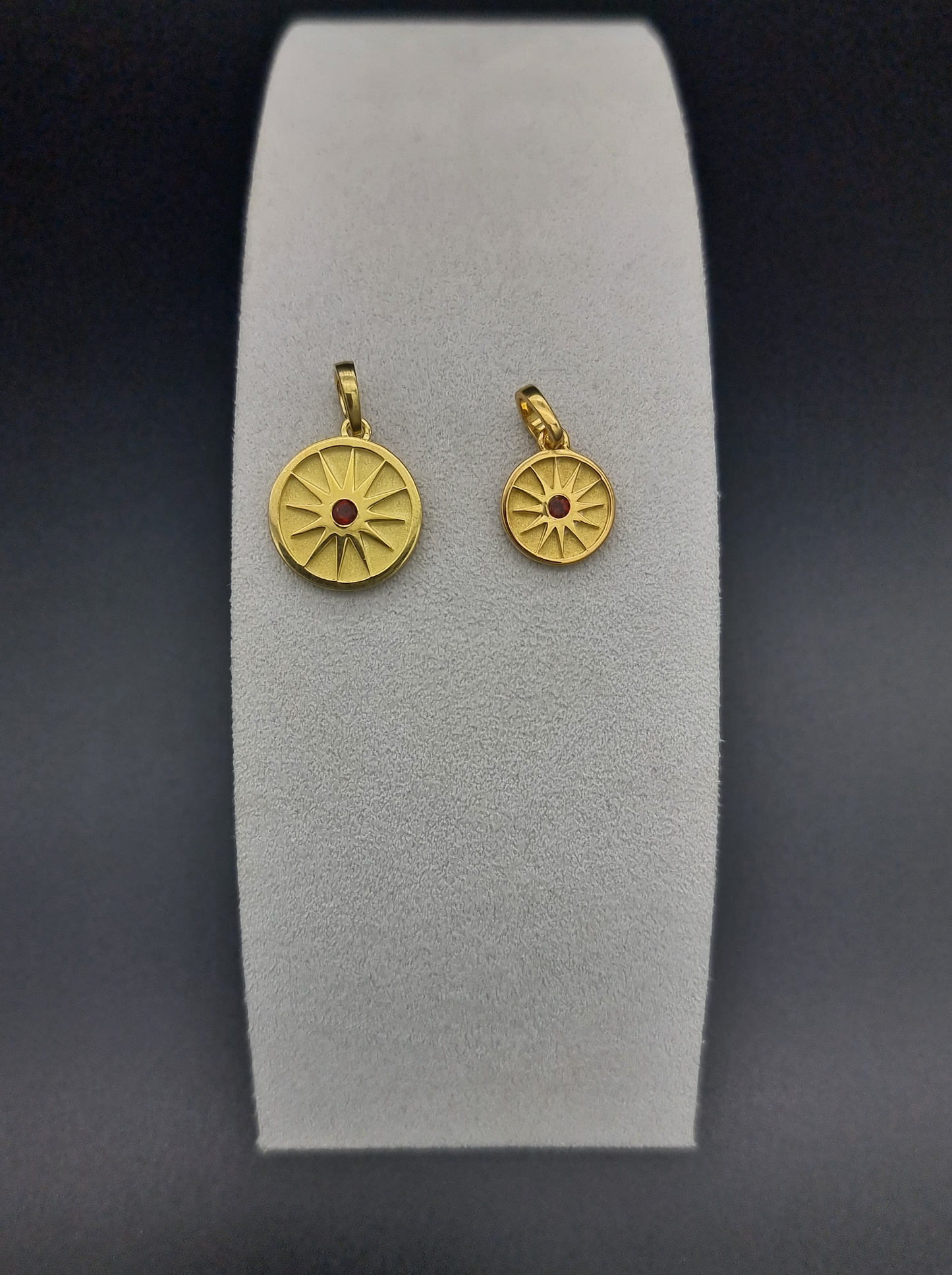 Mjellesmykket: Anheng lite, uten kjede