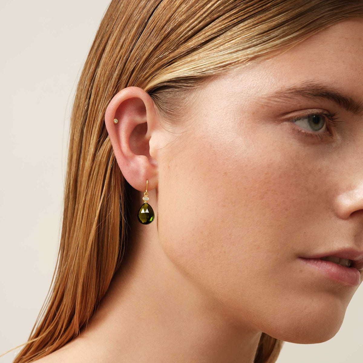 Julie Sandlau "Ofelia" ørepynt, Olive Green Crystal