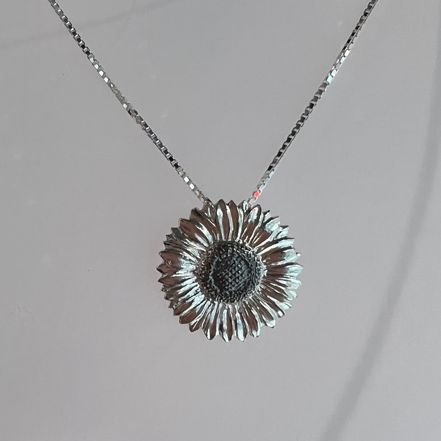 Solsikken: Anheng med kjede, stort