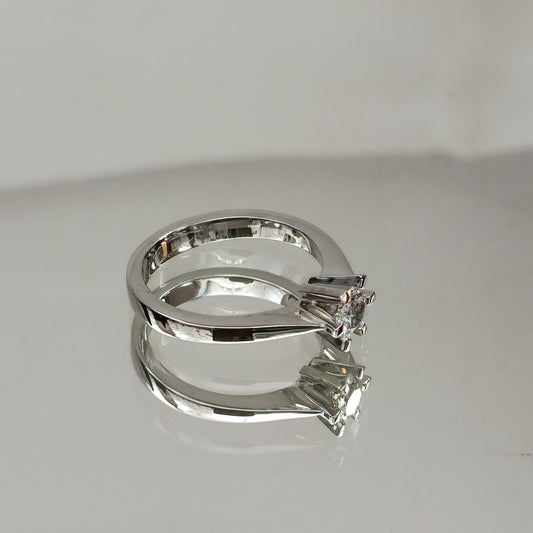 Eksklusiv! Enstens diamantring 0.50ct River VVS