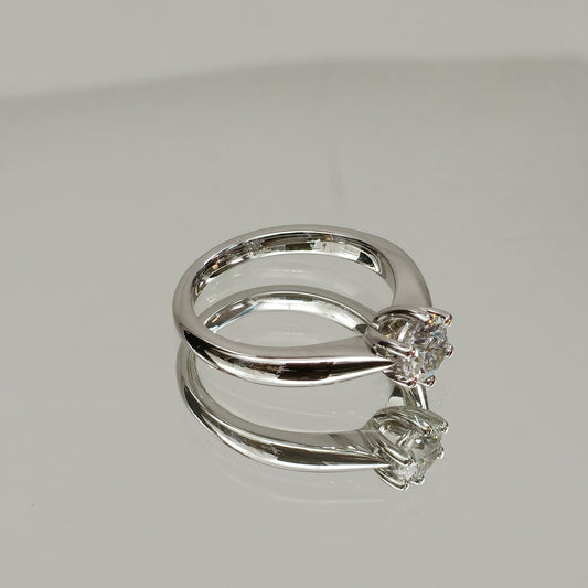 Eksklusiv! Enstens diamantring 0.80ct River VVS