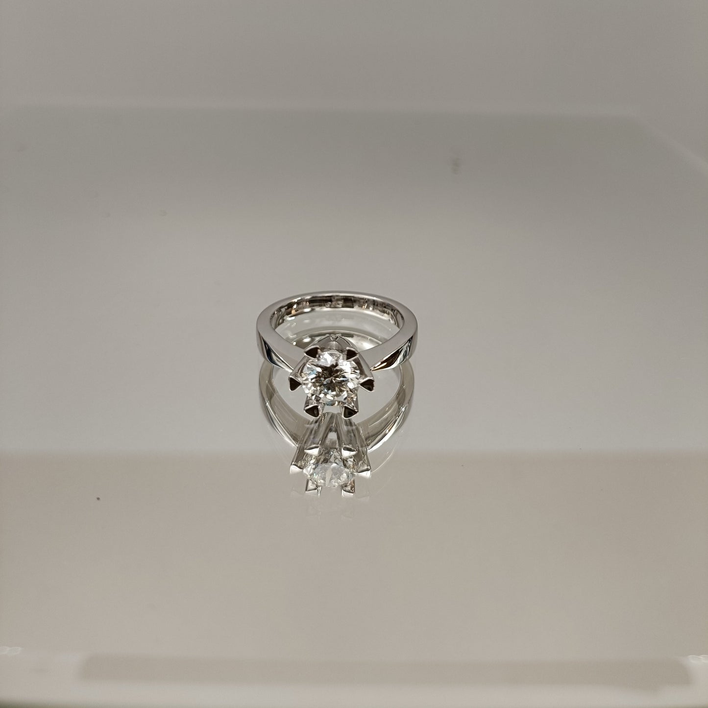 Eksklusiv! Enstens Diamantring 1.30ct W VS2