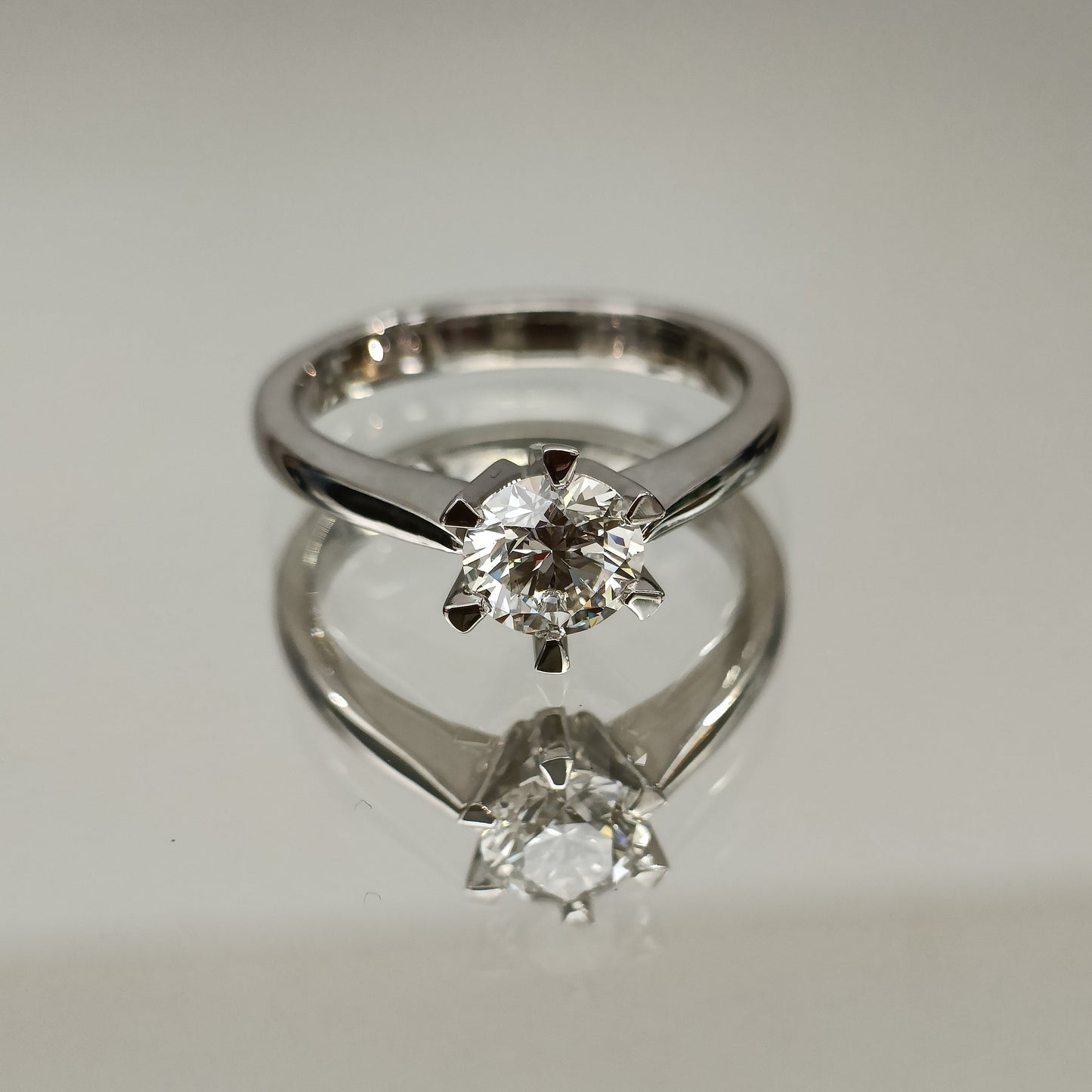 Eksklusiv! Enstens diamantring 1.00ct TW SI