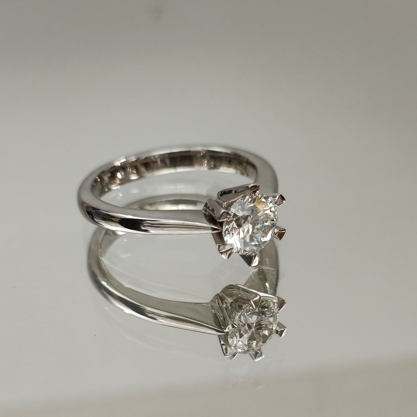 Eksklusiv! Enstens diamantring 1.00ct TW SI