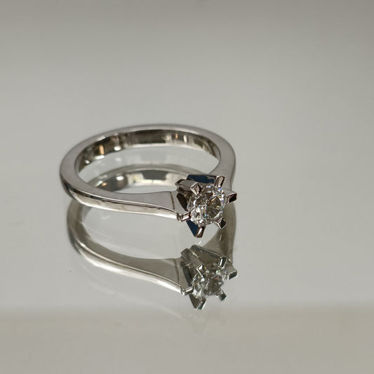 Eksklusiv! Enstens diamantring 0.51ct River VVS1