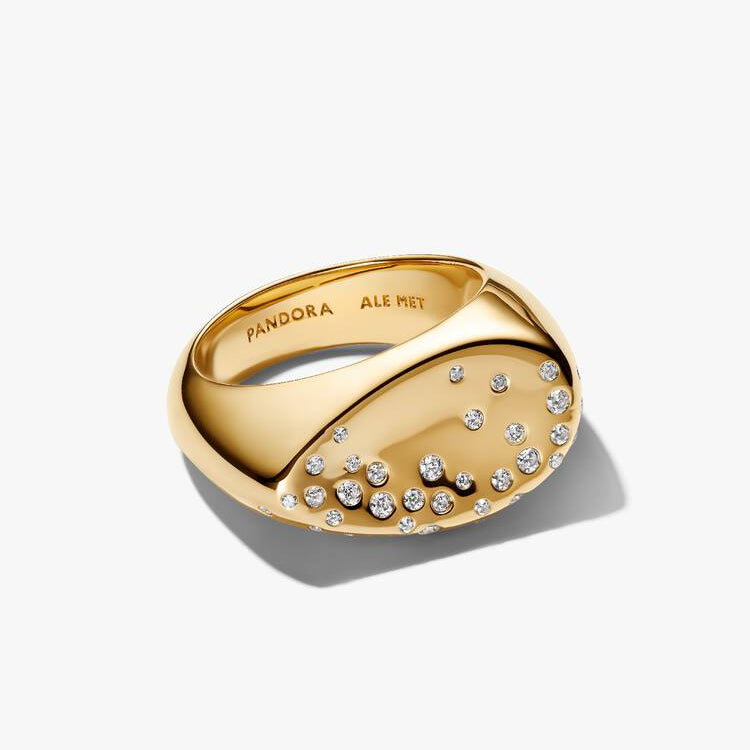 Pandora Oval kuppelformet signetring satt med steiner