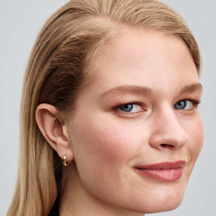 Pandora Vridd huggie ørering