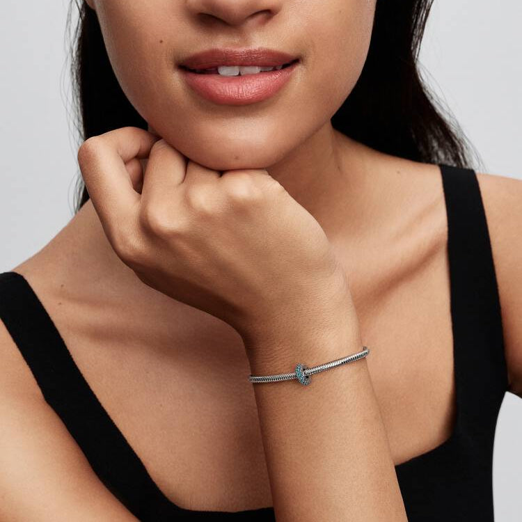 Pandora Mellomledd charm, isblå
