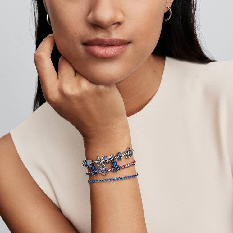 Pandora Klemmecharm, Kongeblå stein