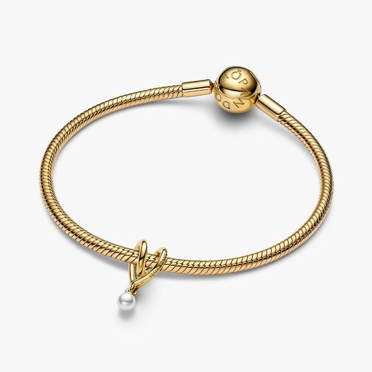 Pandora Omfavnet hjerte charm