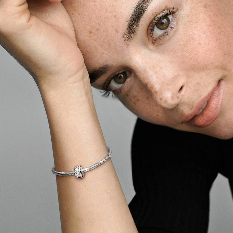 Pandora Bånd med hjerter klemmecharm