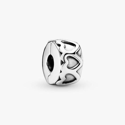 Pandora Bånd med hjerter klemmecharm
