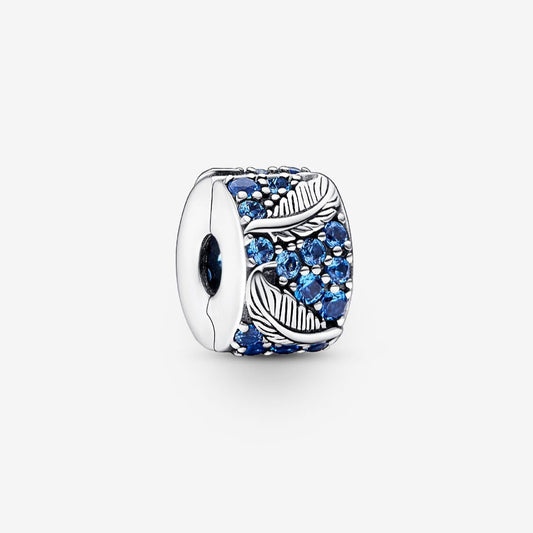 Pandora Fjær og pavé klemmecharm
